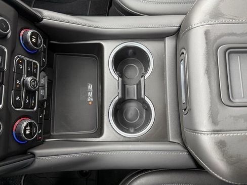 Used 2024 Chevrolet Tahoe Z71 w/ Luxury Package image 33