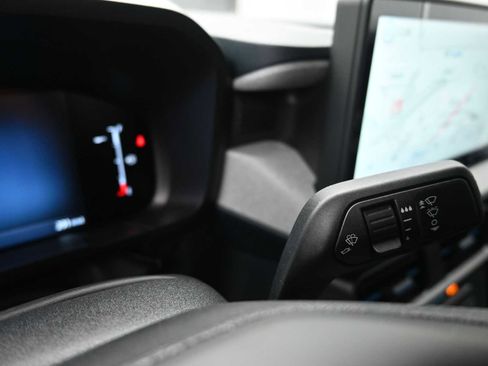 New 2025 Ford Maverick XLT w/ Equipment Group 301A image 30