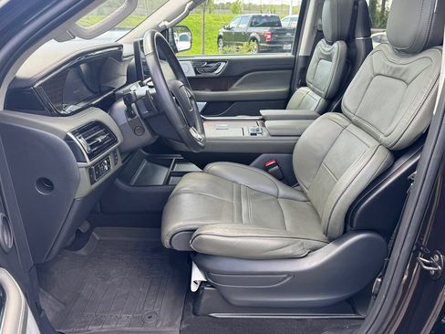 Used 2024 Lincoln Navigator Black Label AWD/4WD image 27