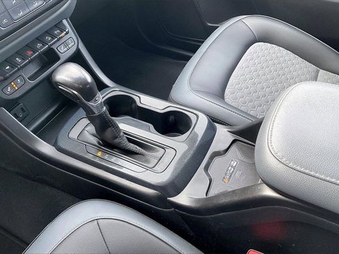 Used 2022 Chevrolet Colorado Z71 image 17