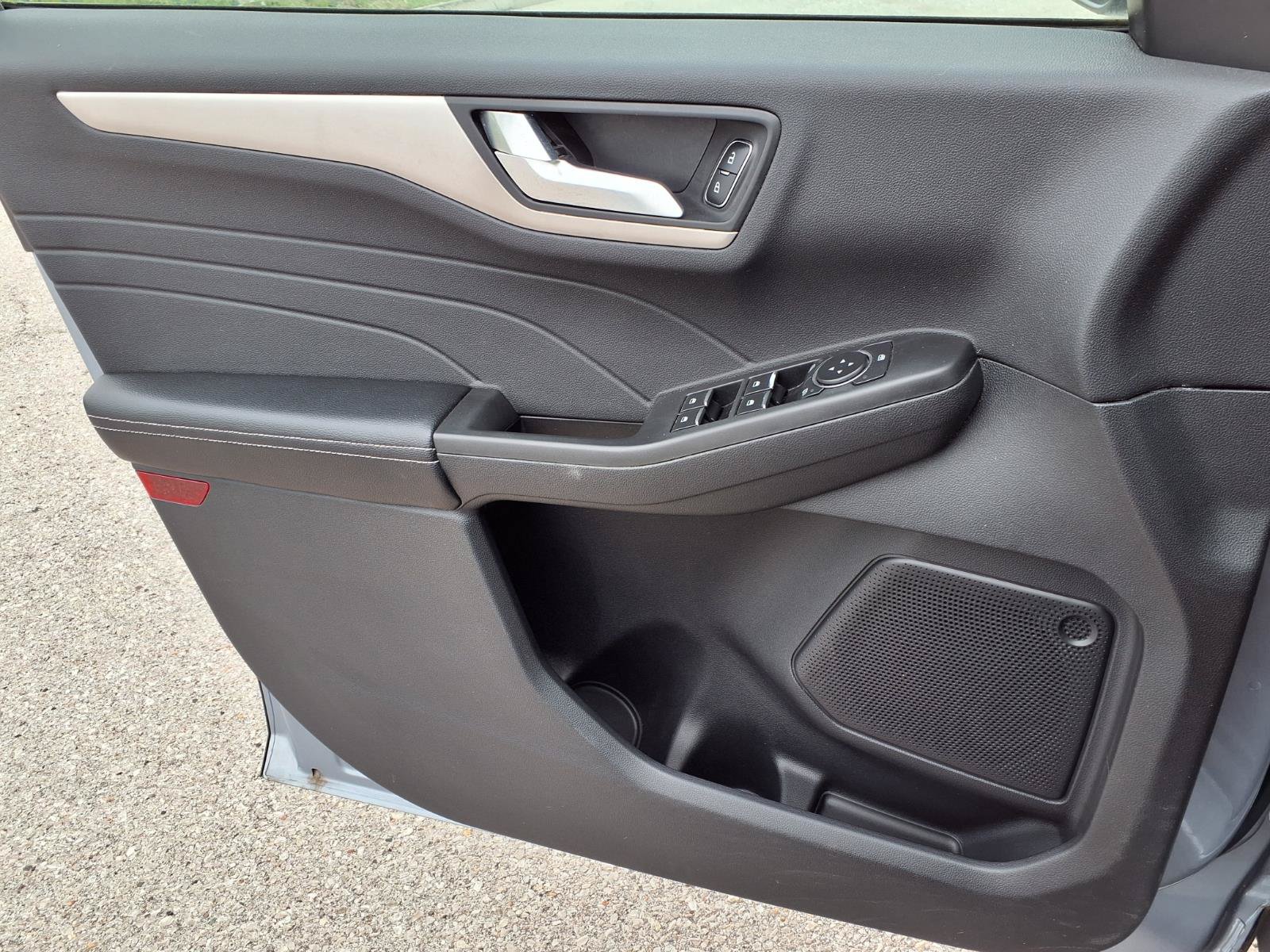 Used 2022 Ford Escape SEL FWD image 22