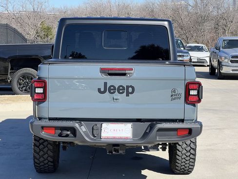 Used 2025 Jeep Gladiator Willys image 5