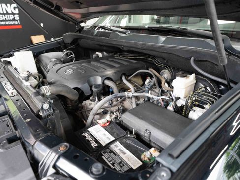 Used 2018 Toyota Tundra SR5 w/ TRD Off Road Package AWD/4WD image 32