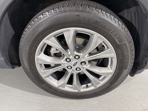 Used 2023 Ford Explorer Limited w/ Limited Technology Package image 18