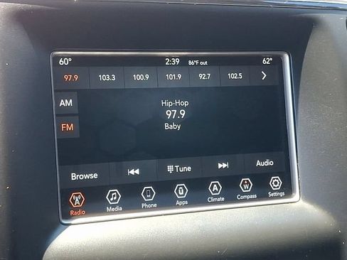 Used 2019 Jeep Grand Cherokee Laredo RWD image 12