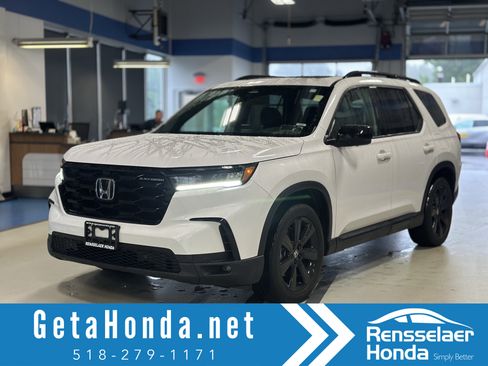 Used 2025 Honda Pilot Black Edition image 1