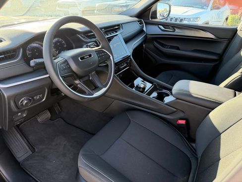 New 2026 Jeep Grand Cherokee Laredo image 11