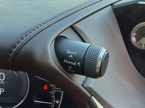 Used 2021 Lexus ES 300h Ultra Luxury w/ Accessory Package 2 image 22