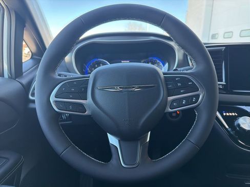 New 2026 Chrysler Voyager LX image 10