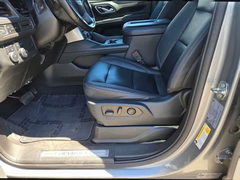 Used 2023 Chevrolet Suburban LT AWD/4WD image 18