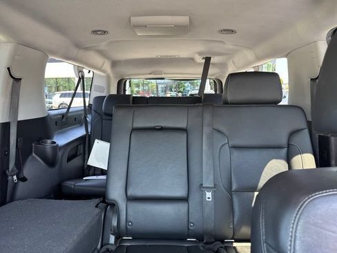 Used 2018 GMC Yukon XL SLT w/ Open Road Package AWD/4WD image 9