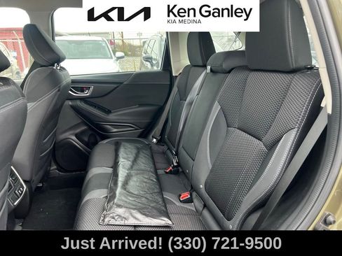Used 2023 Subaru Forester Premium image 10