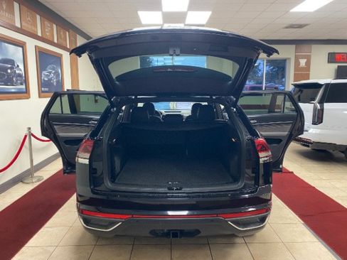 Used 2022 Volkswagen Atlas Cross Sport SE AWD/4WD image 7