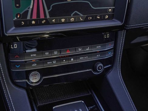 Used 2020 Jaguar F-PACE S image 19