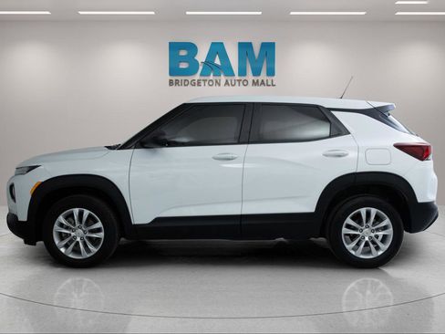 Used 2023 Chevrolet TrailBlazer LS AWD/4WD image 4