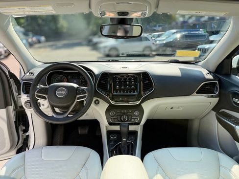 Used 2019 Jeep Cherokee Limited AWD/4WD image 7