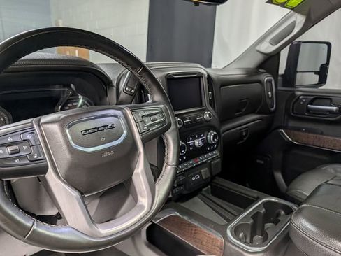 Used 2023 GMC Sierra 3500 Denali w/ Denali Ultimate Package image 20
