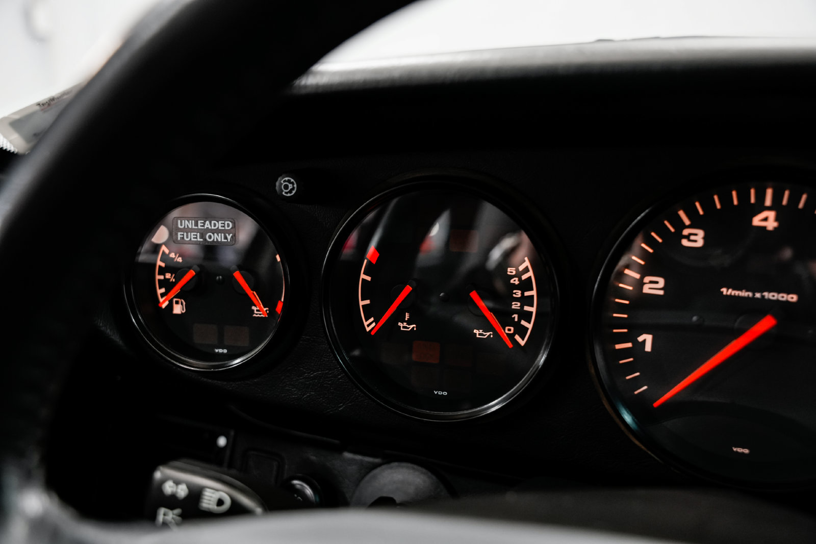 Used 1995 Porsche 911 Carrera RWD image 11