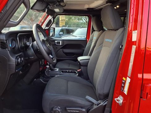 Used 2024 Jeep Wrangler Unlimited Rubicon 4xe image 26