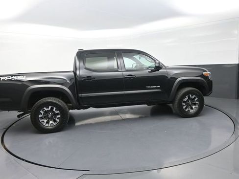 Used 2021 Toyota Tacoma TRD Off-Road AWD/4WD image 18