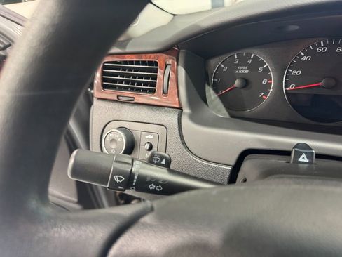 Used 2009 Chevrolet Impala LT image 14