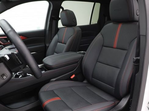 Used 2024 Chevrolet Traverse RS w/ LPO, Floor Liner Package image 17