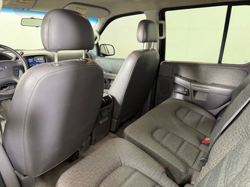 Used 2003 Ford Explorer XLS AWD/4WD image 25