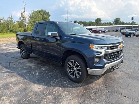 Used 2022 Chevrolet Silverado 1500 LT AWD/4WD image 11