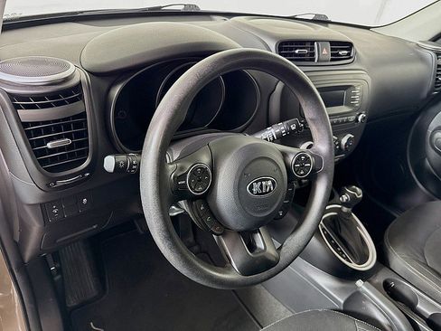 Used 2015 Kia Soul image 9
