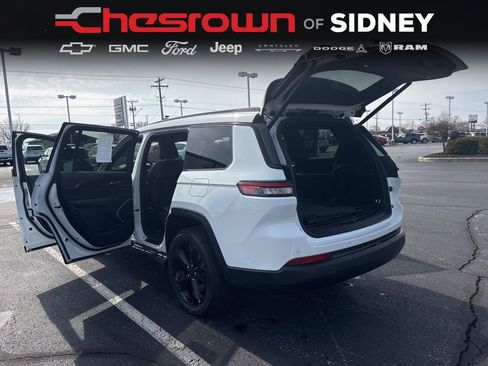 Used 2021 Jeep Grand Cherokee L Altitude image 23