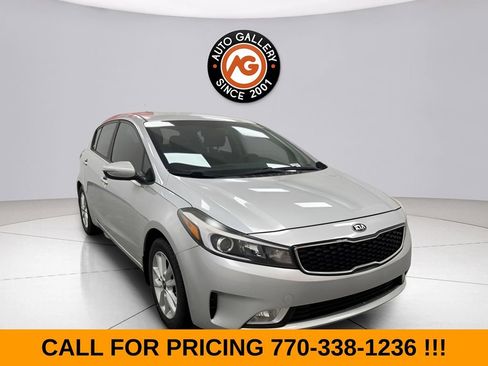 Used 2017 Kia Forte LX w/ LX Popular Plus Package FWD image 1