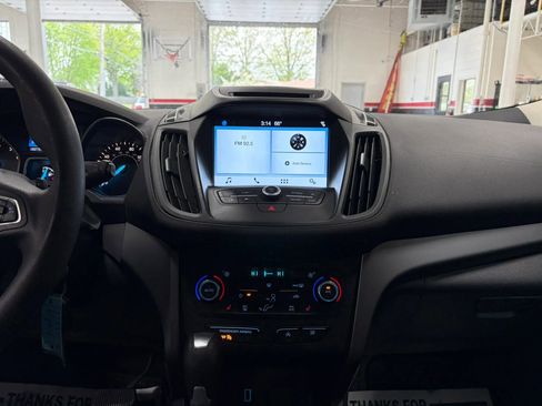Used 2017 Ford Escape SE w/ Equipment Group 201A AWD/4WD image 39