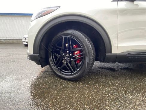 Certified 2025 Ford Explorer ST image 9