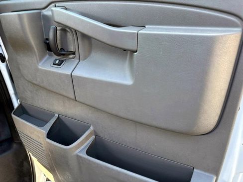 Used 2023 GMC Savana 2500 image 8