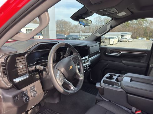 Used 2023 Chevrolet Silverado 1500 LT image 10