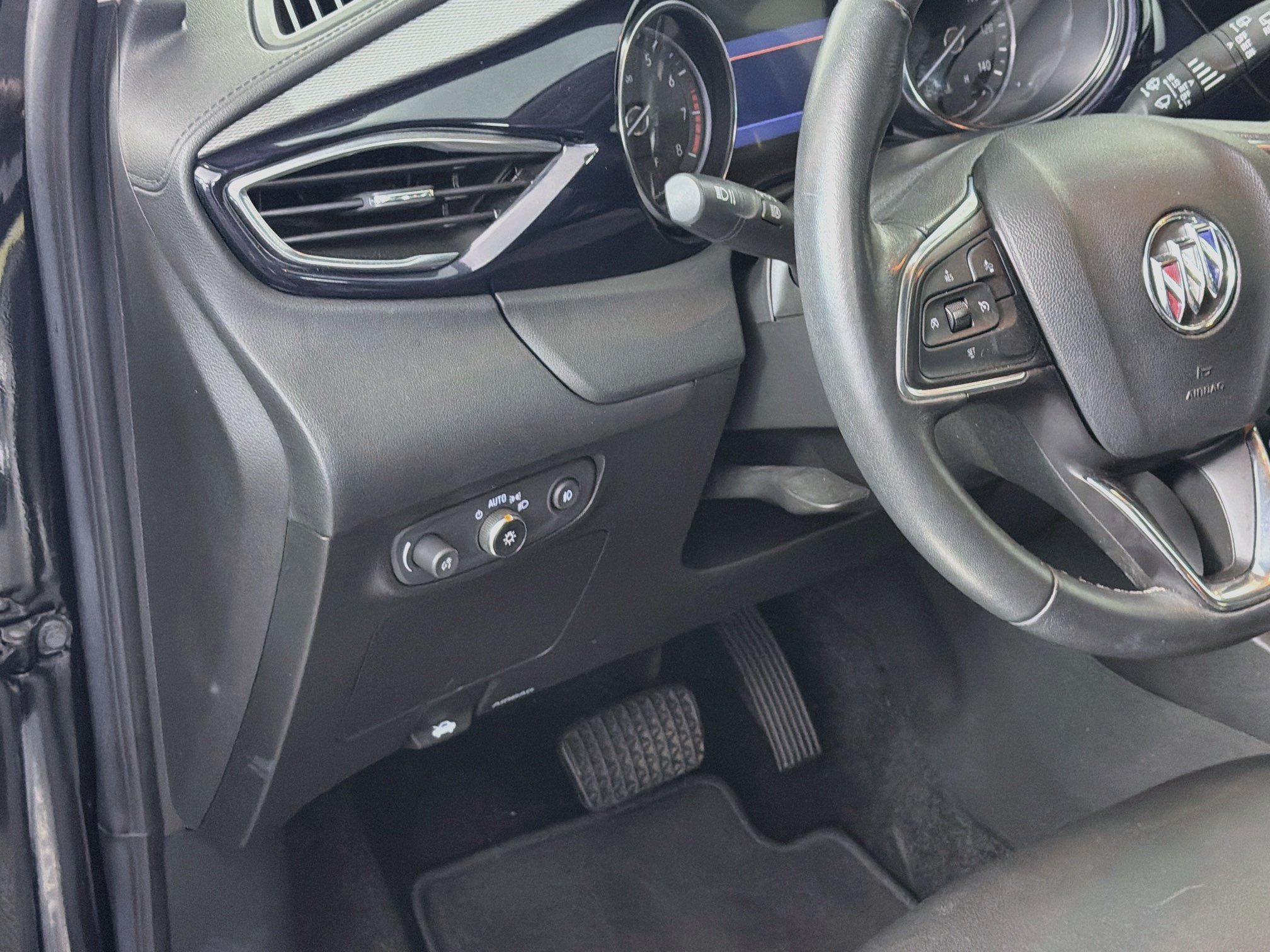 Used 2023 Buick Encore GX Preferred w/ Cold Weather Comfort Package FWD image 16