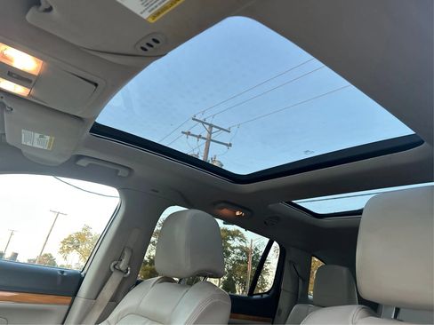 Used 2010 Lincoln MKT AWD image 20