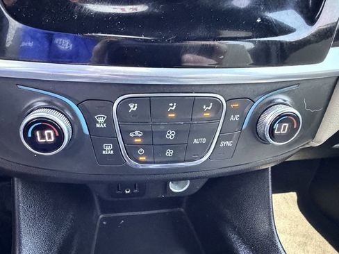 Certified 2022 Chevrolet Traverse LS image 25