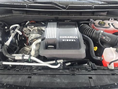 Used 2025 GMC Yukon Denali Ultimate AWD/4WD image 8