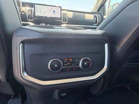 Used 2025 Ford Expedition Max Platinum AWD/4WD image 19