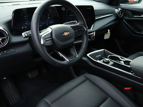 New 2026 Chevrolet Equinox LT w/ Convenience Package II image 3