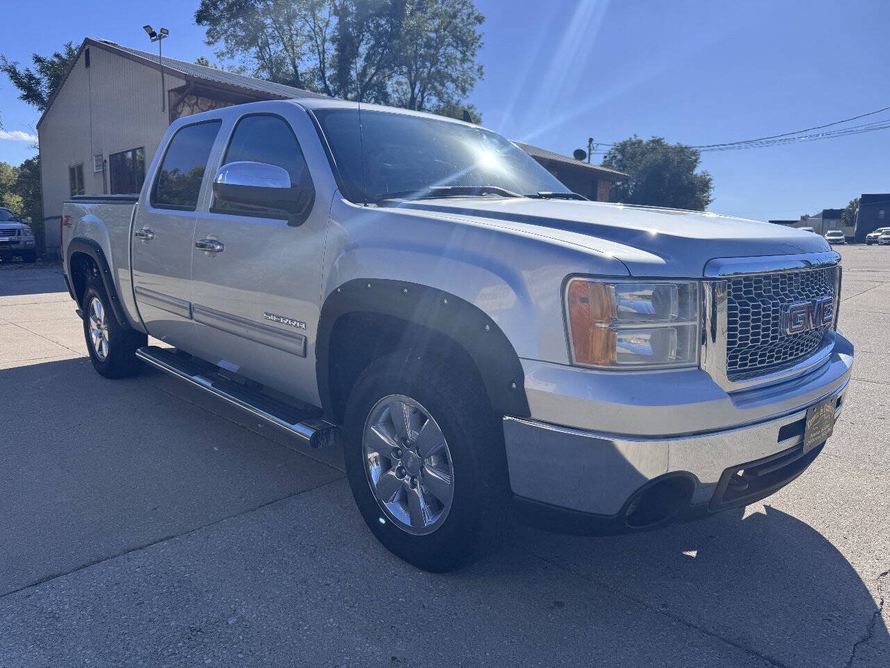 Used 2013 GMC Sierra 1500 SLE w/ Power Tech Package AWD/4WD image 3