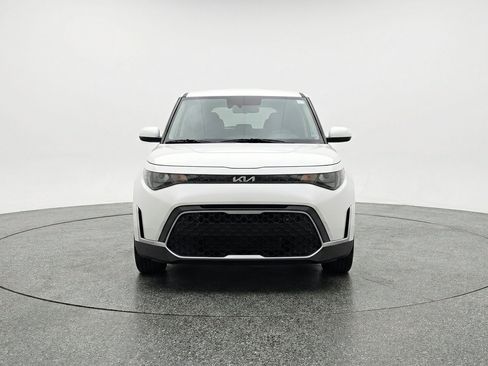 Used 2025 Kia Soul LX w/ LX Technology Package FWD image 2