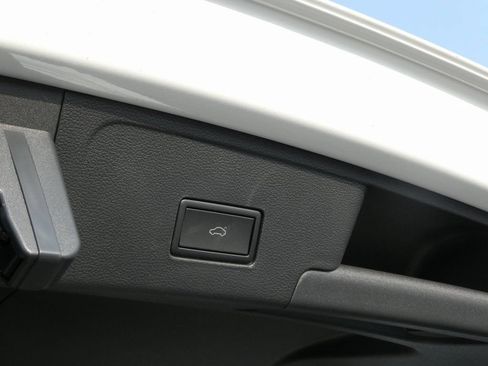 New 2025 Volkswagen Atlas Cross Sport SE AWD/4WD image 25