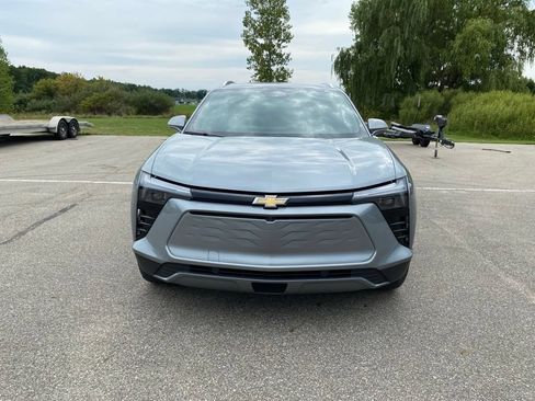 Used 2024 Chevrolet Blazer EV LT AWD/4WD image 3