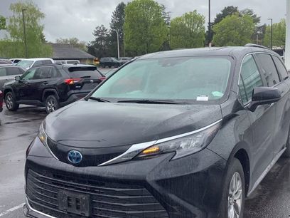 Used 2024 Toyota Sienna XLE