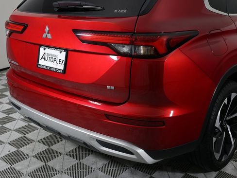 Used 2022 Mitsubishi Outlander SE image 47