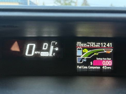Used 2015 Toyota Prius C Two FWD image 34