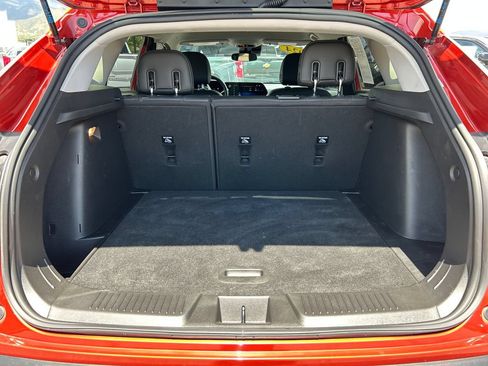 Used 2024 Chevrolet Trax LT w/ Driver Confidence Package FWD image 5