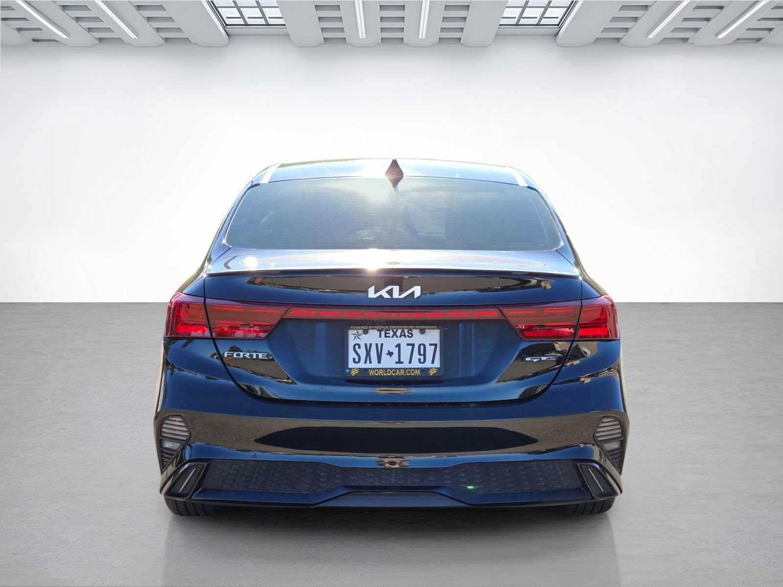 Used 2023 Kia Forte GT-Line w/ GT-Line Technology Package FWD image 5
